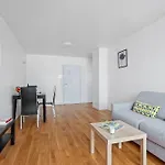 114 - Paris Appartement Rénové de Luxe pour 4 Personnes